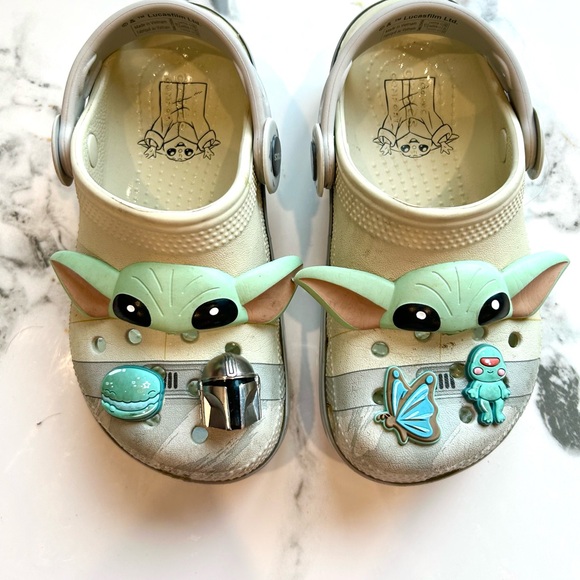 Star Wars™ The Mandalorian Crocs Grogu Classic Clog - Baby Yoda - Picture 1 of 5